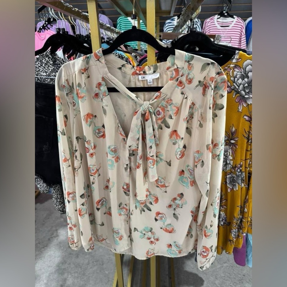 DR2 Cream Floral Tie-Neck Blouse